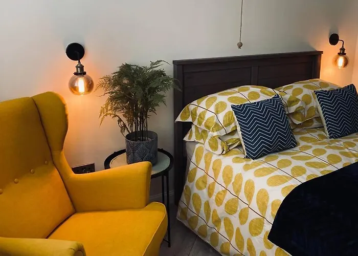 Sunnyside Apartment